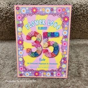 Brand new eyeshadow pallette